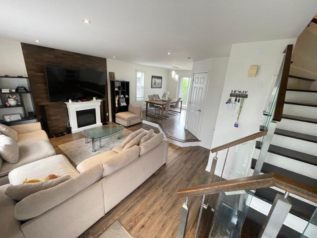 Superbe maison (cottage jumelé) à louer Saint-Hubert (Longueuil) | 3308976