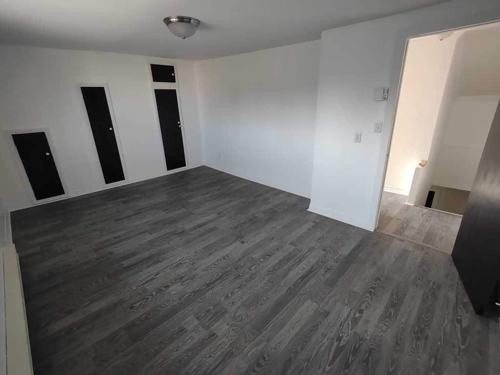 Grand 4 1/2 dans un bâtiment style jumelé | 3309163