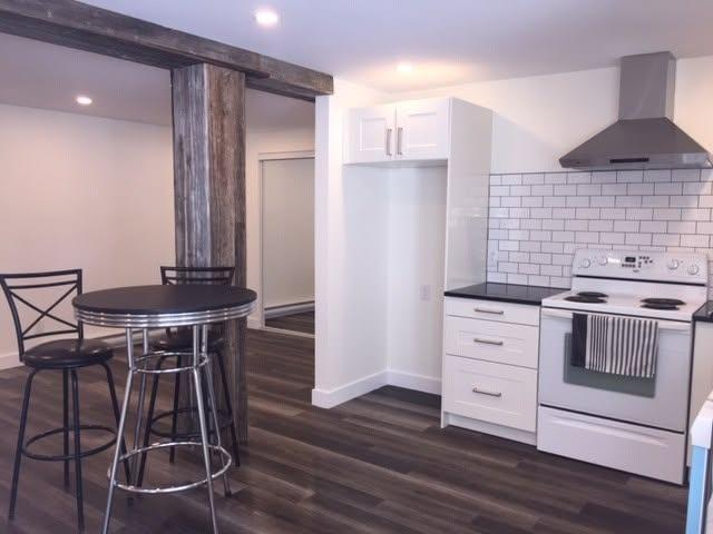 Appartement rénové d'une chambre en demi-sous-sol (3 1/2) à louer (à partir du 1er août ou 1er septembre). | 3309170
