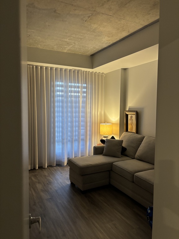 Beau Grand 4 1/2 Au Rez De Chaussée | 3309223