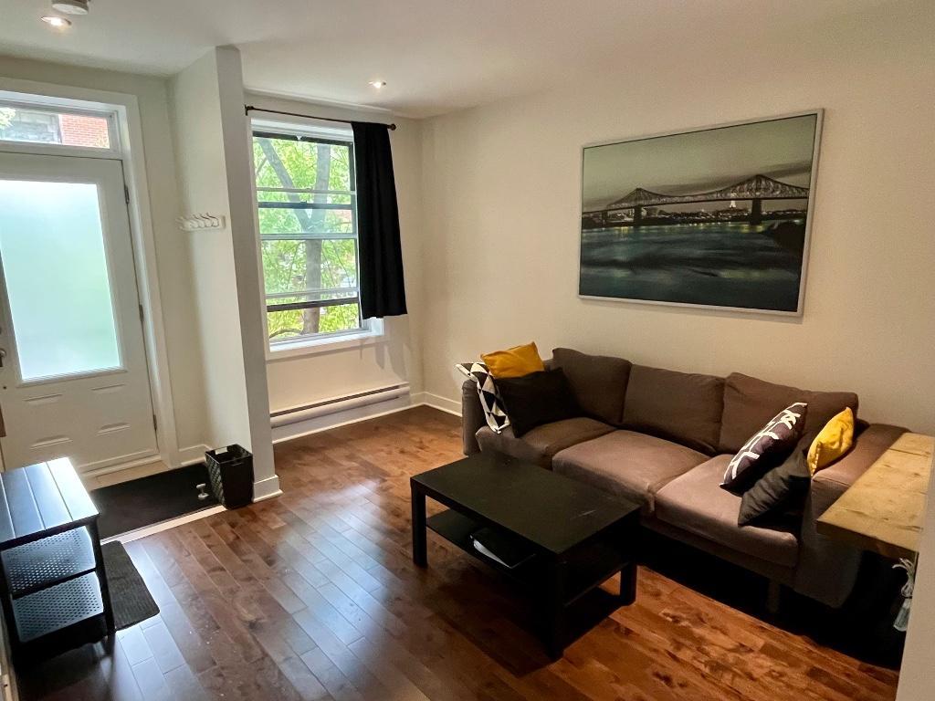 Exceptionnel 4 1/2, 840pi2 (78m2) lumineux/HOMA | 3309277
