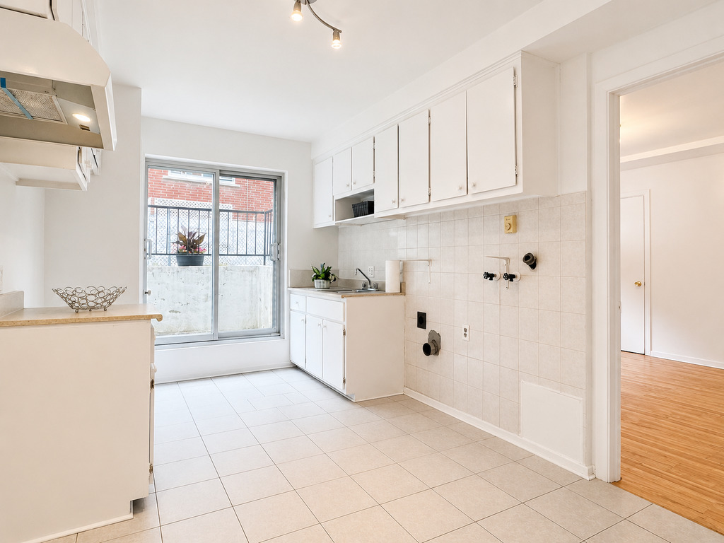 3 1/2 St Leonard - Demis Sous Sol | 3309648