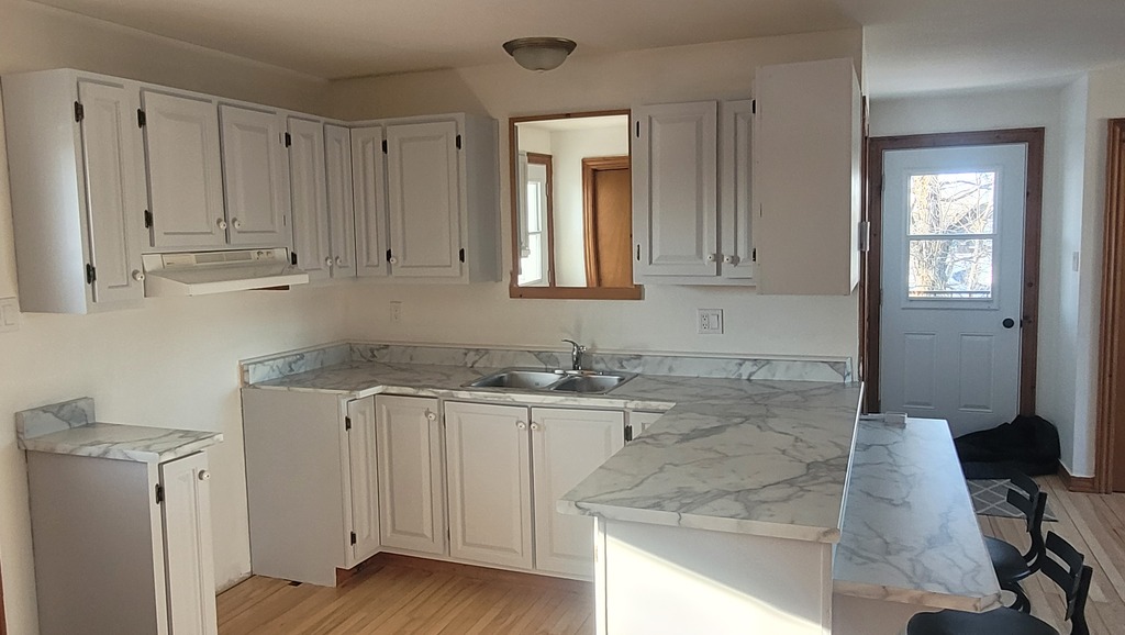 Beau Grand 4 1/2, Fraîchement Rénové | 3309968