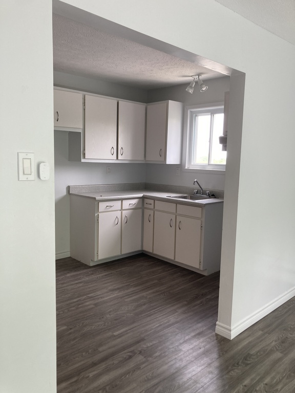 BEAU 3 1/2 | CHAUFFAGE -EAU CHAUDE | 3309969