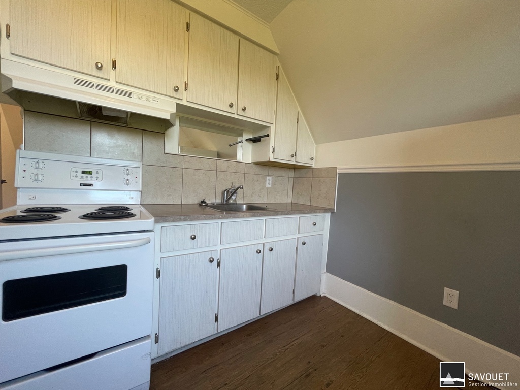 31/2 Près Du Parc JC | 3310129