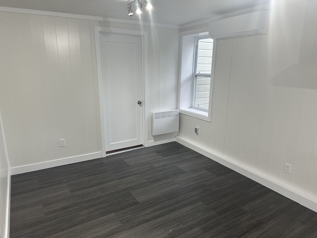 Petit Et Coquet 4 1/2 | 3310279