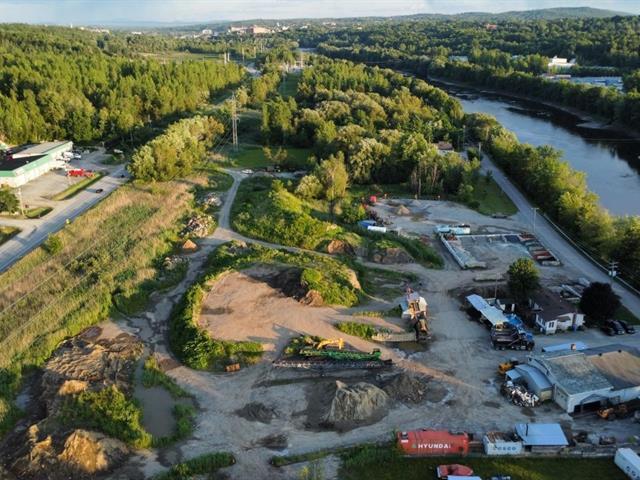 Sherbrooke (Estrie) : Terrain commercial de 58 089,6 m2 (14,35 acres), garage, emplacement stratégique, près autoroute 610 | 3311602