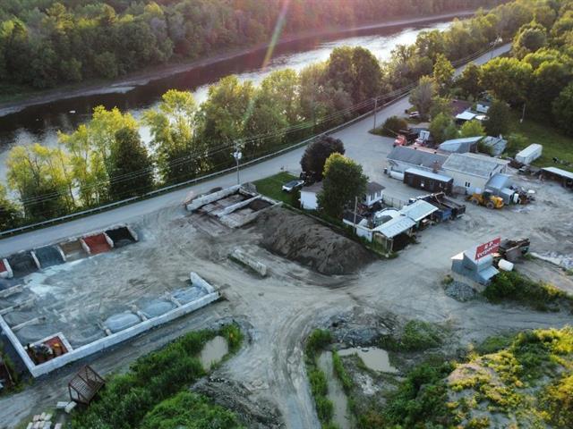 Sherbrooke (Estrie) : Terrain commercial de 58 089,6 m2 (14,35 acres), garage, emplacement stratégique, près autoroute 610 | 3311602