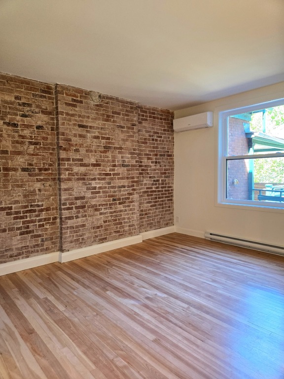 LOGEMENT D'EXCEPTION À LOUER – 3 ½ | 1 2 | 3311271