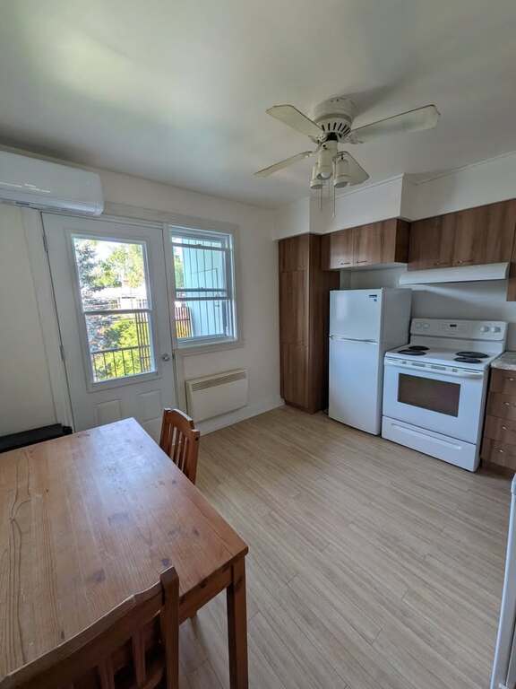 2 ½ Dans Rosemont | 3311293