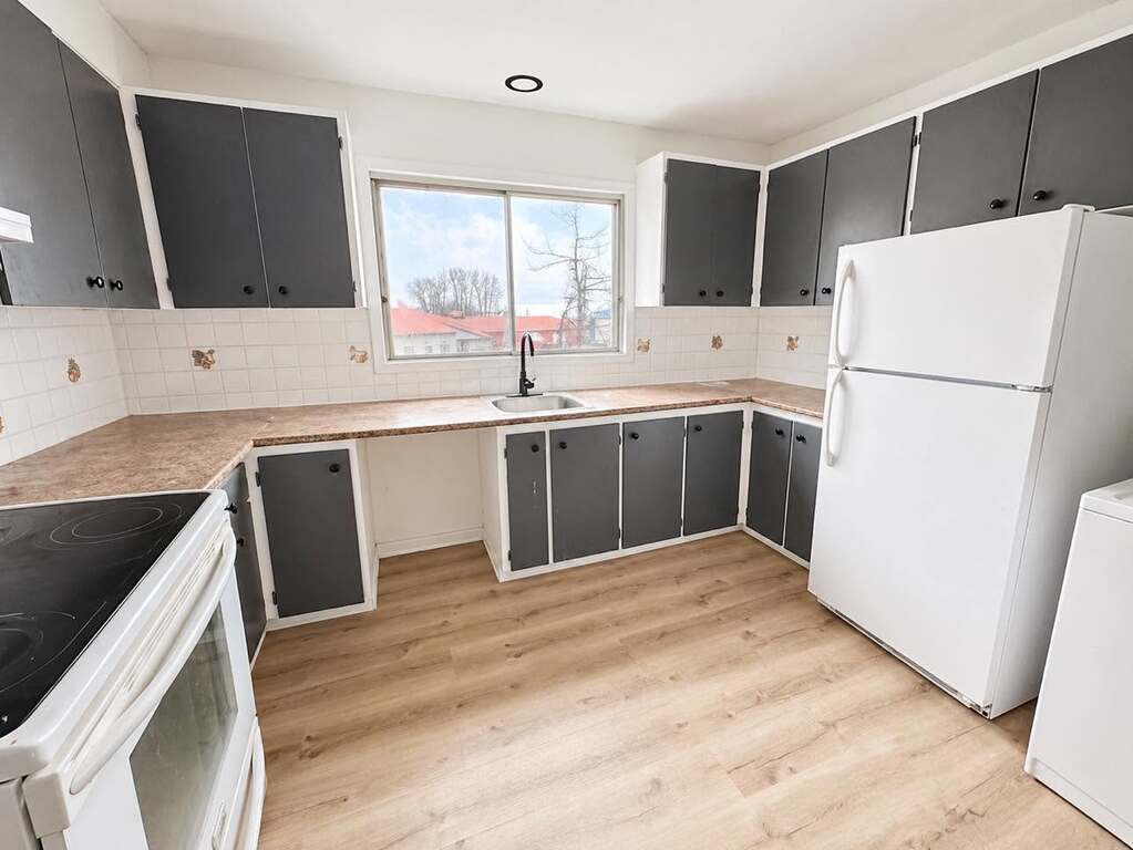 5 1/2 Sur Ste-Marguerite Près De L'UQTR | 3311354