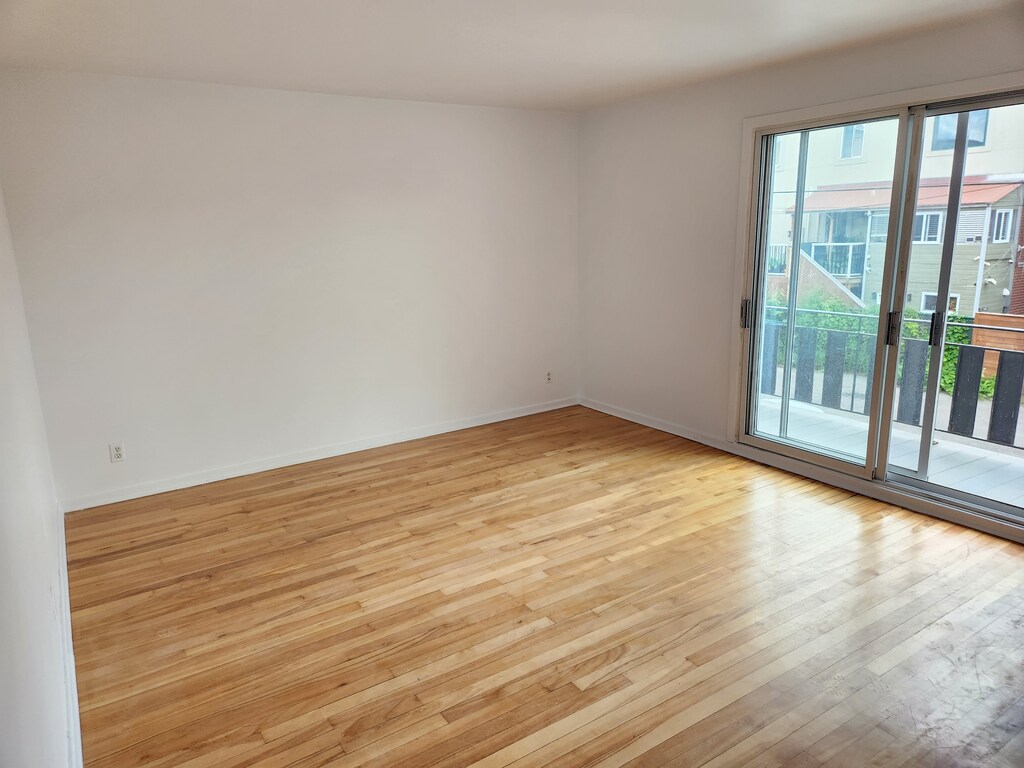 Grand 4 ½ Rénové Et Lumineux | 3312471