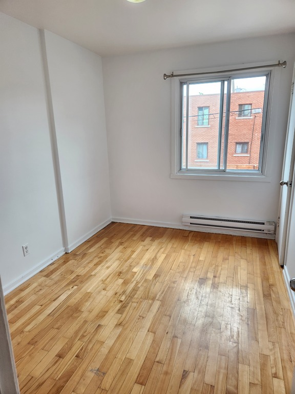 Grand 4 ½ Rénové Et Lumineux | 3312471