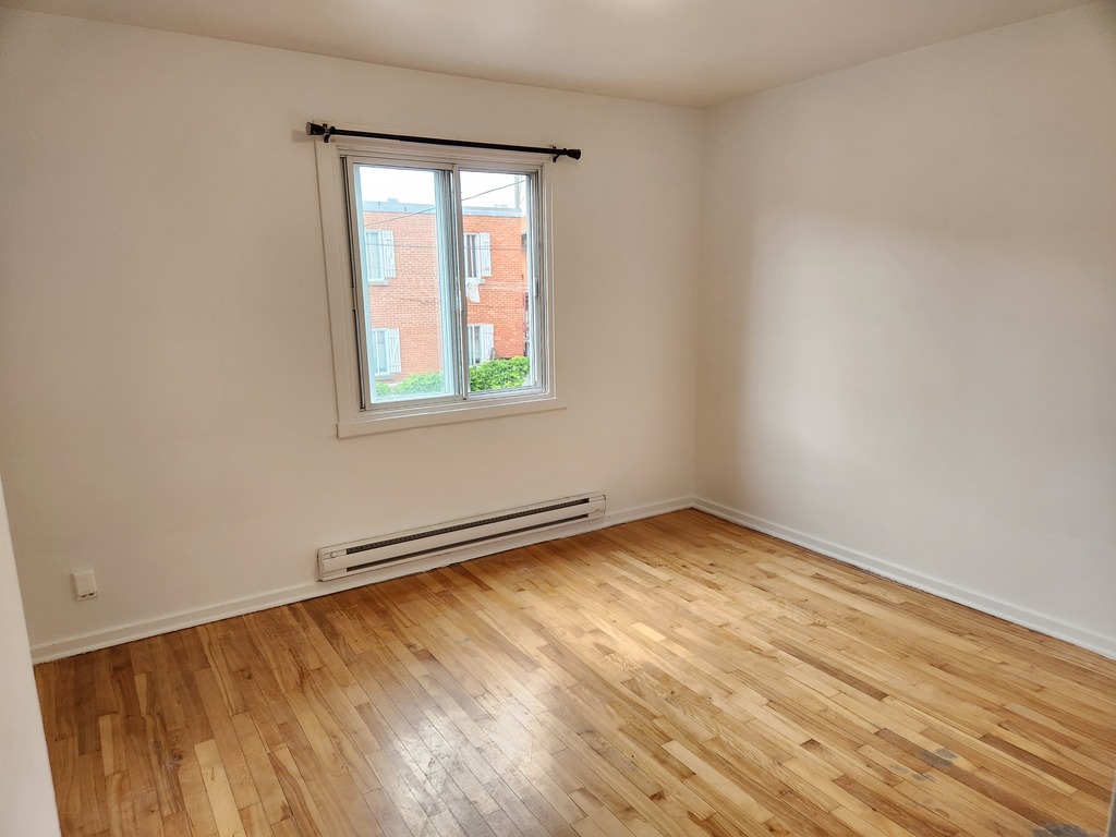 Grand 4 ½ Rénové Et Lumineux | 3312471