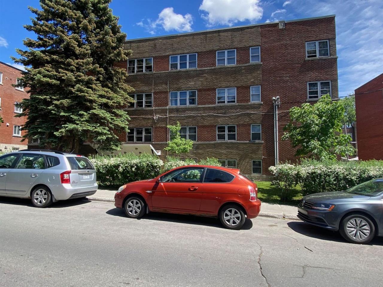 One-Bedroom (3.5) - 4720 Ave St-Kevin, Montréal | 3312476
