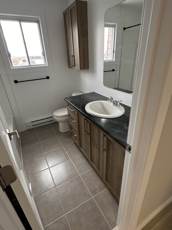 Appartement Tranquille Près De Tout | 3285477