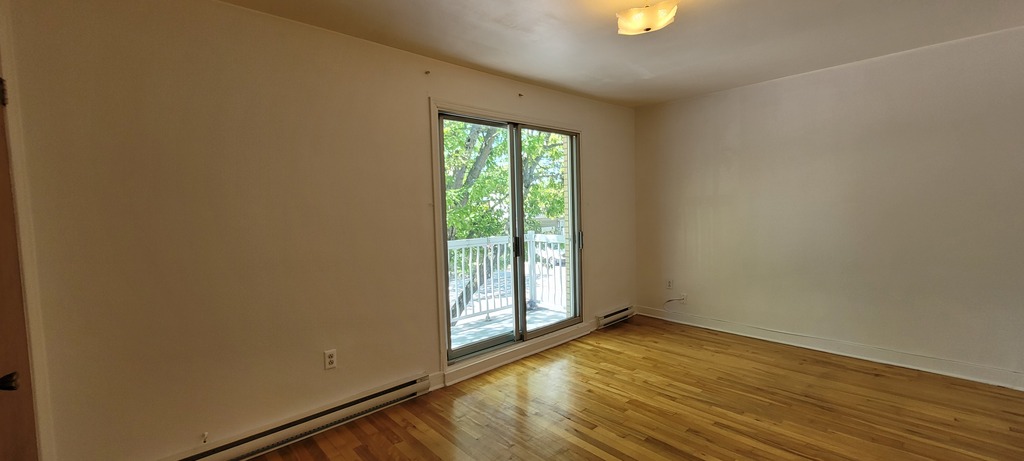 4 1/2 Ahuntsic Rue St-Firmin/Sauvé- LIBR | 3312711