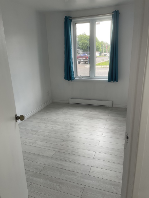 5 1/2 + Bureau | 3312766