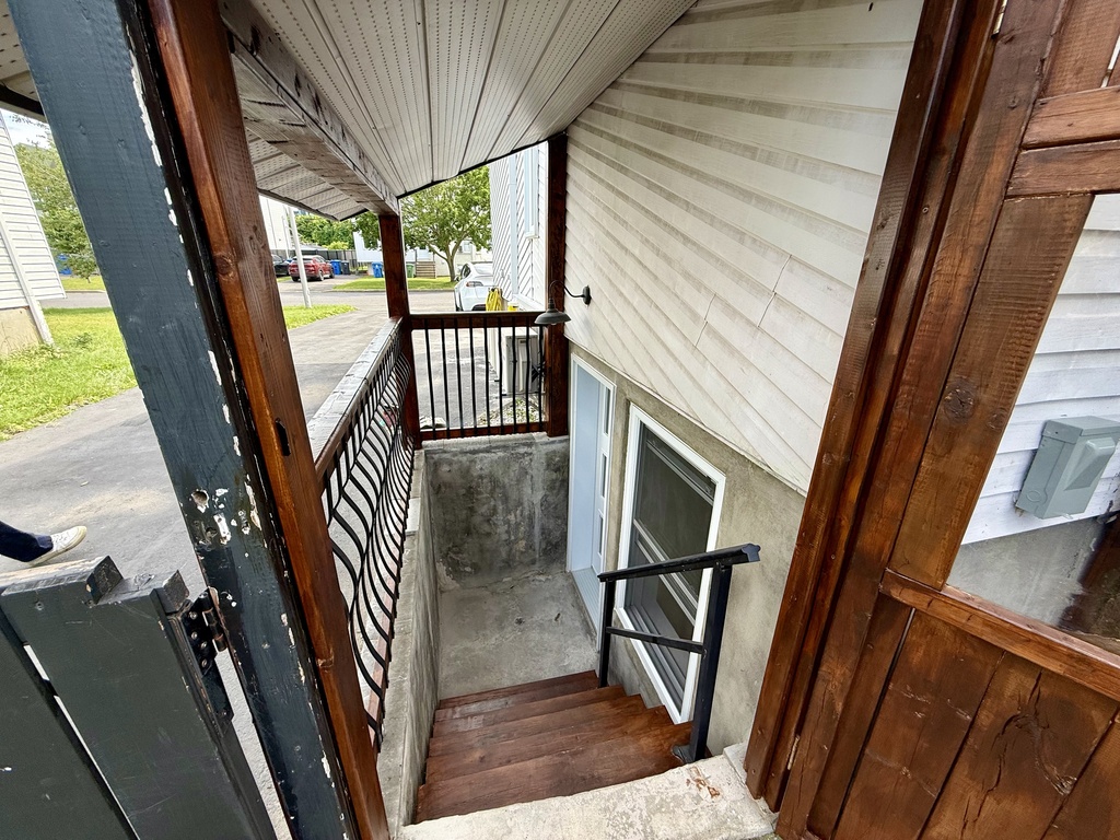 3½ Entièrement Rénové | 3312803