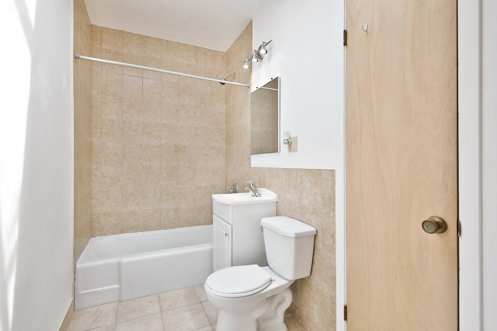 Spacieux Avec Chambre,bureau,metro,REM | 3312828