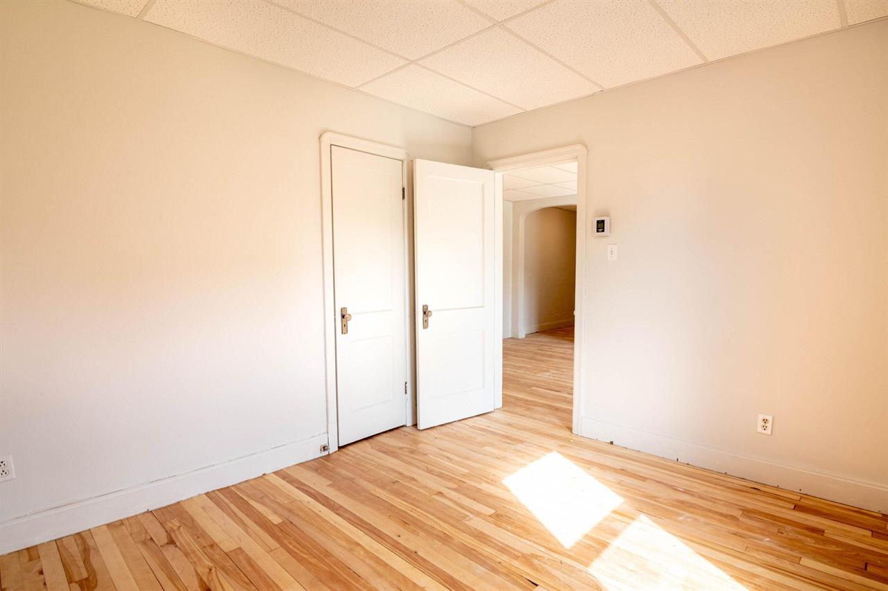 Immeuble - 221-233 King Est 5 1/2 à Louer | 3312891