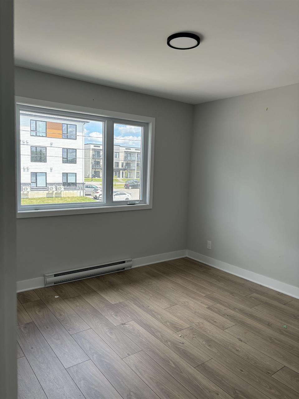 Immeuble - 909-931 Lamarche Spacieux 4 1/2 à Louer | 3312892
