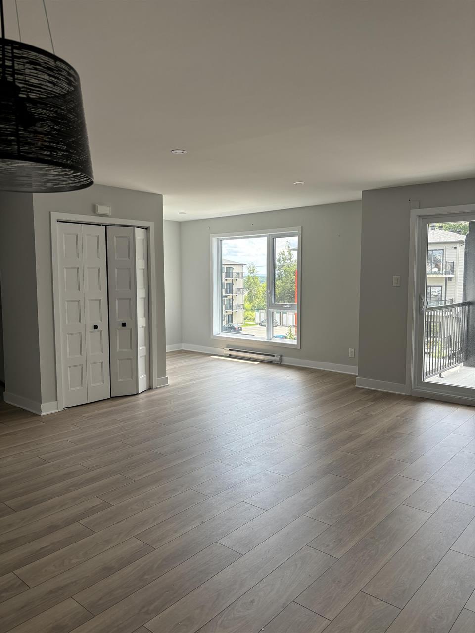 Immeuble - 909-931 Lamarche Spacieux 4 1/2 à Louer | 3312892