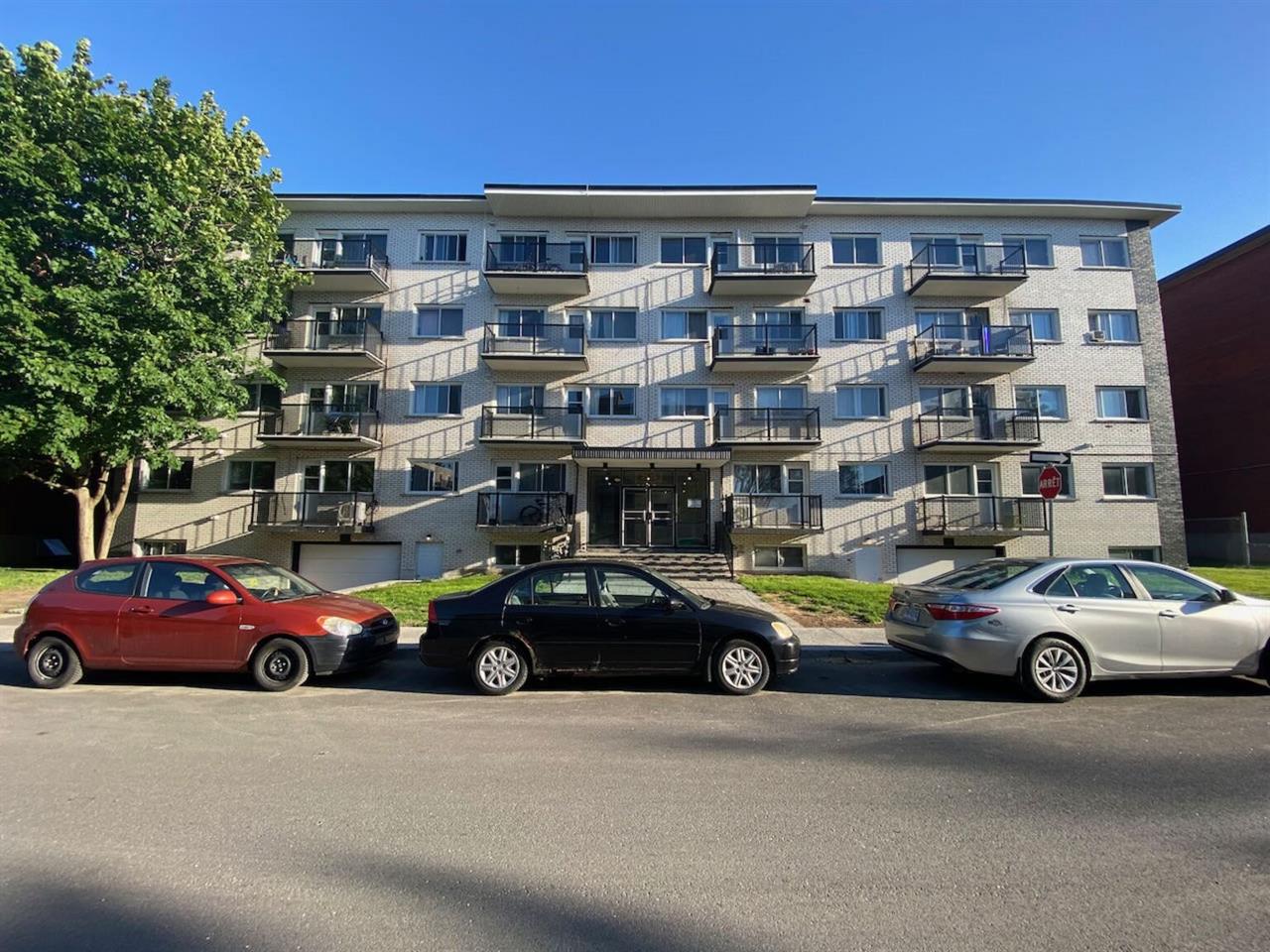 Two-Bedroom (4.5) Large - 2925 Rue Louis-Paré, Lachine | 3313006