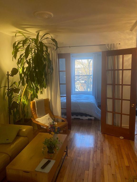 3 ½ - rénové à Villeray près du métro Crémazie et Jarry | 3313077