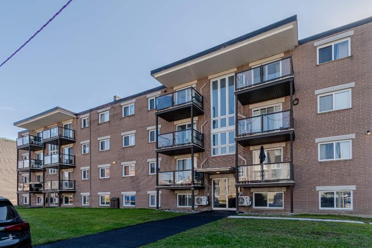 3 CH - 1 SDB - Québec - $1,870 /mo | 3313091