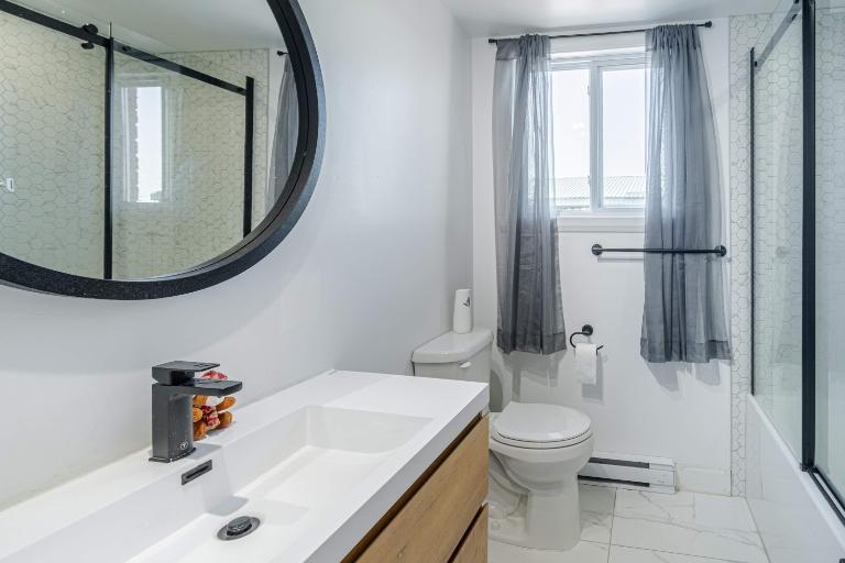 3 CH - 1 SDB - Québec - $1,870 /mo | 3313091