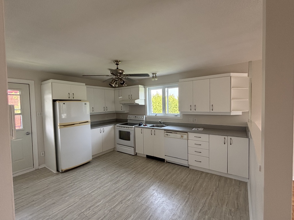 ** Mois D’août Gratuit!!** 3 Chambres | 3313523