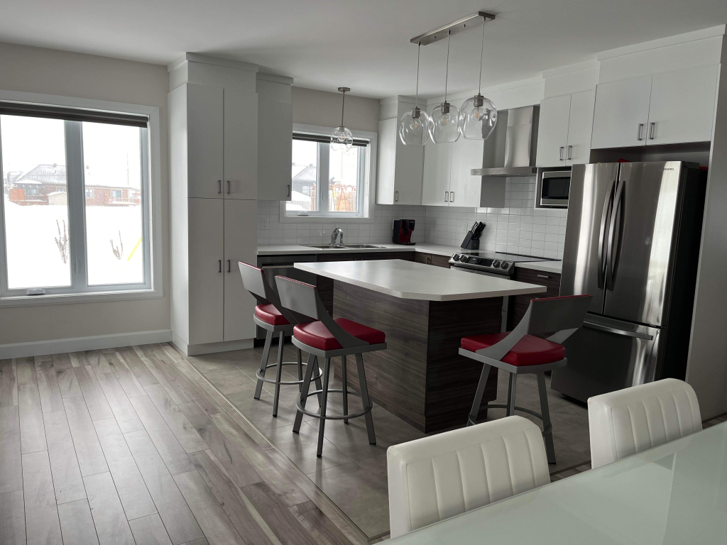 5 1/2 STYLE CONDO | 3313535