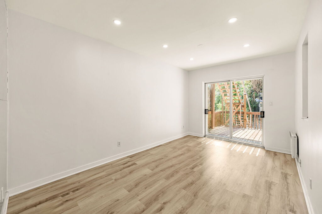 Renovated 4½ Apartment | 3313639