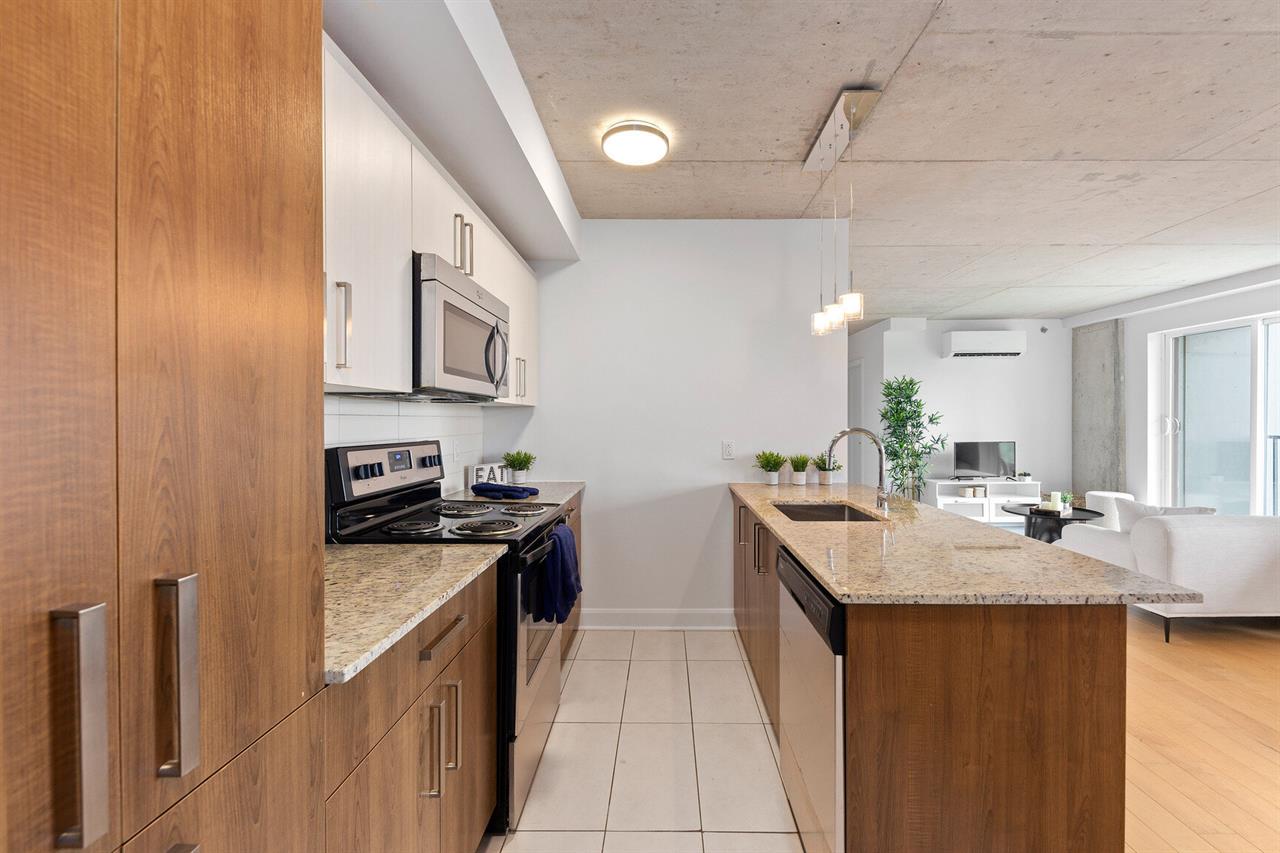 1 Bedroom + Den - 3280 Cavendish Boulevard, Montréal | 3313641