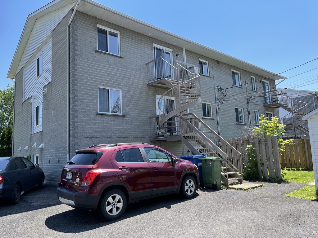 Magnifique 5 1/2 Rénové | 3313682