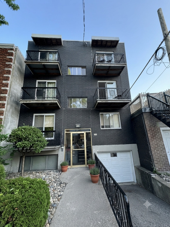 51/2 Au Rez-de-chaussée | 3313693