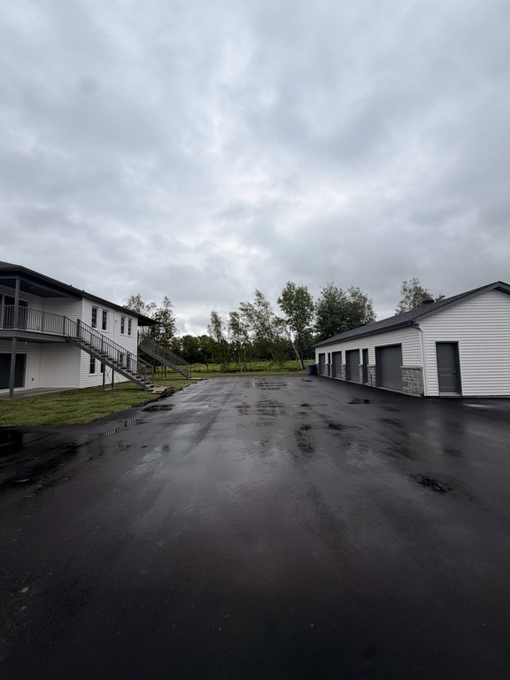 GRAND 4 12 AVEC GARAGE PRIVÉ | 3313738