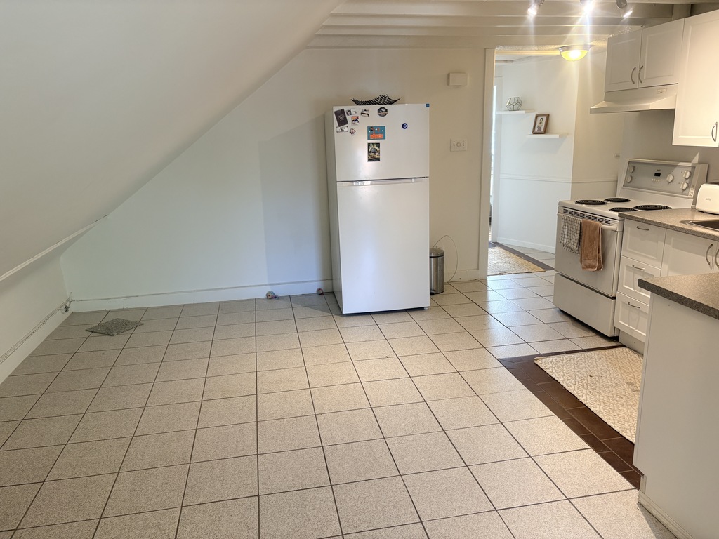 Centre-ville - Appartement De 2 Chambres | 3314155