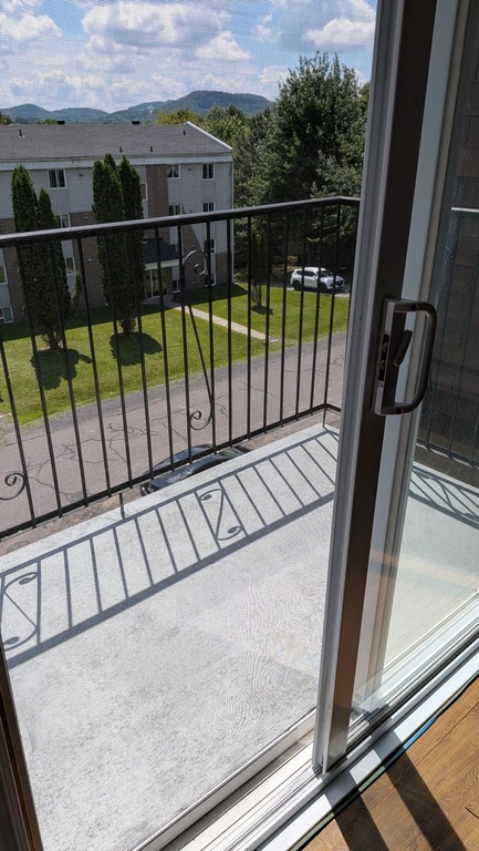 51/2 Bromont, Frig. Lave Remise Et Stati | 3314156