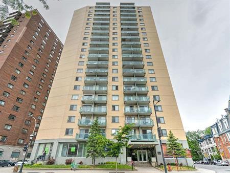 1 Bdrm Available At 135 East Sherbrooke Street, Montreal - 135 East Sherbrooke Street, Montréal
