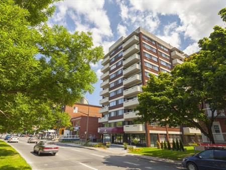 1 Bdrm Available At 4760 Chemin De La Côte-des-Neiges - 4760 Chemin De La Côte-des-Neiges, Montréal