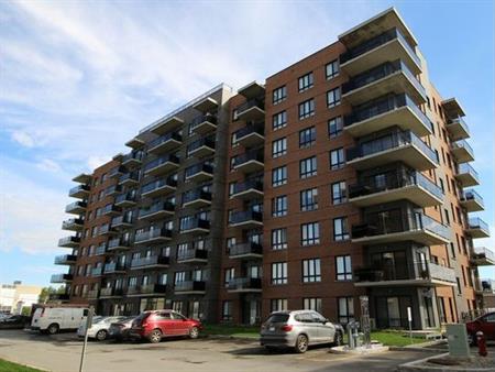 Rent 2 bedroom apartment in Pointe-Claire