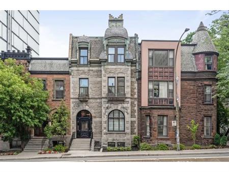 Rent 7 bedroom apartment in Montreal