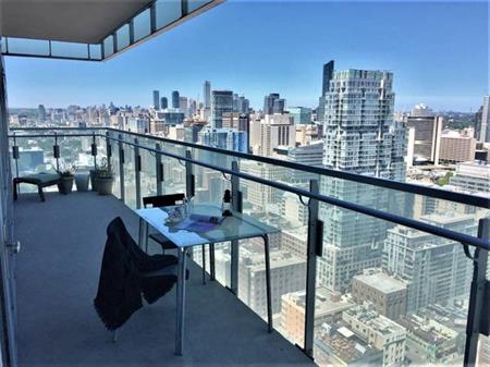 Luxurious 1 Bed 37th Floor Suite - Festival Tower