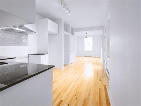 379 Rue Egan