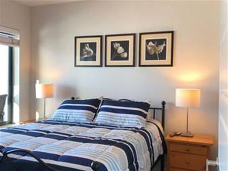 Lower Lonsdale Executive Furnished 1 Bedroom