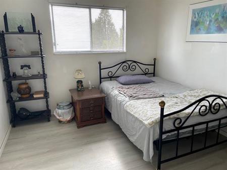 Furnished bedroom Near downtown gibsons