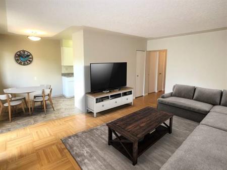 1 BDR AT METROTOWN - OCTOBER 1