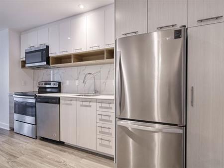 1 bedroom apartment of 882 sq. ft in Montreal